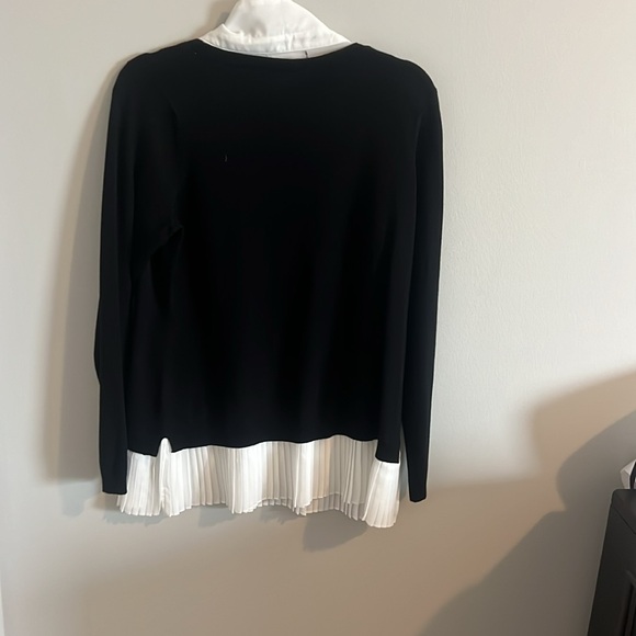 Built in collared sweater top - Picture 2 of 3